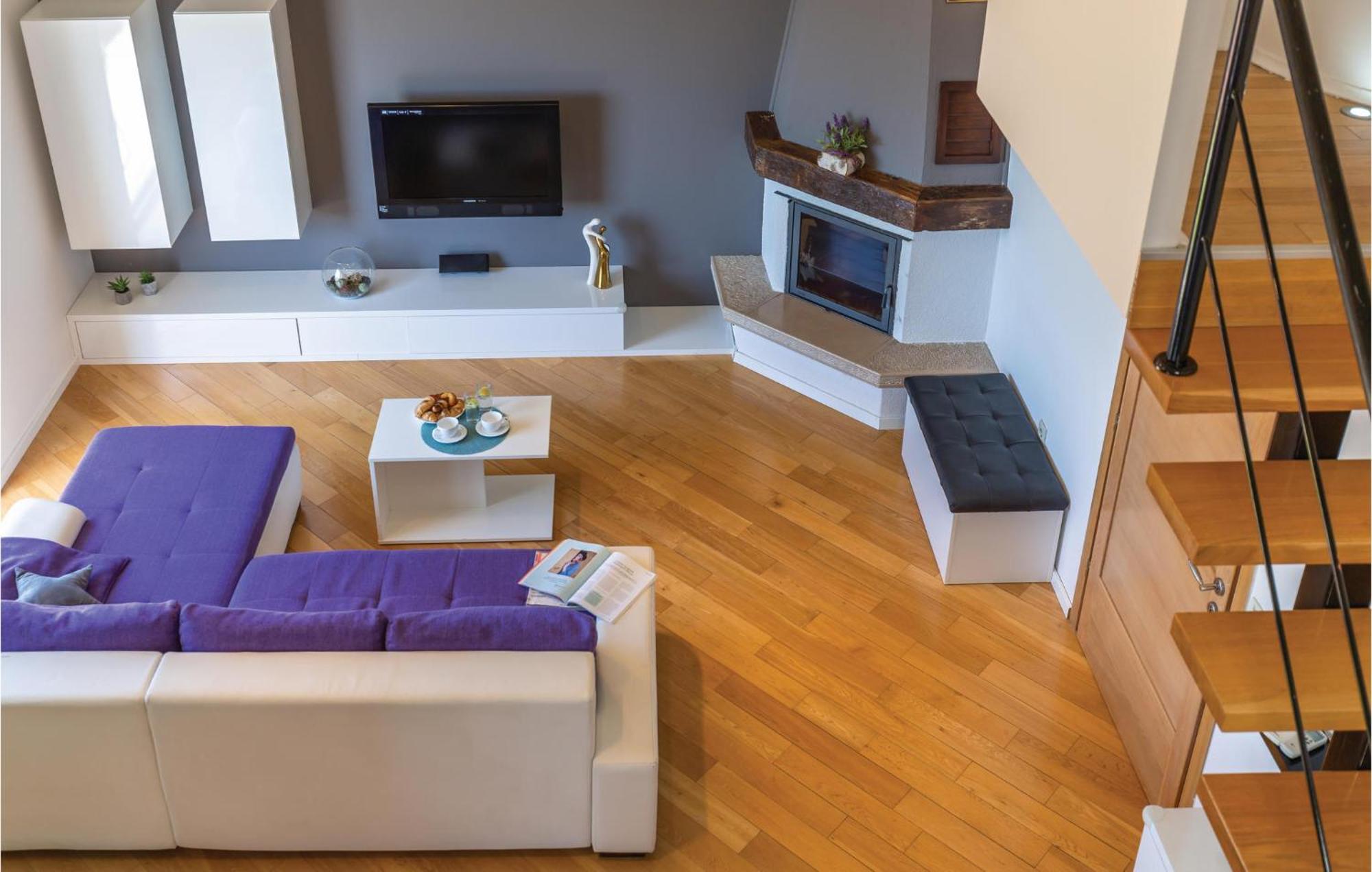 Lovely Apartment In Makarska With Kitchenette Eksteriør bilde